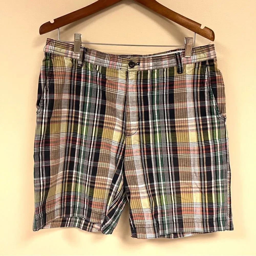 IZOD plaid cotton shorts. Size 34